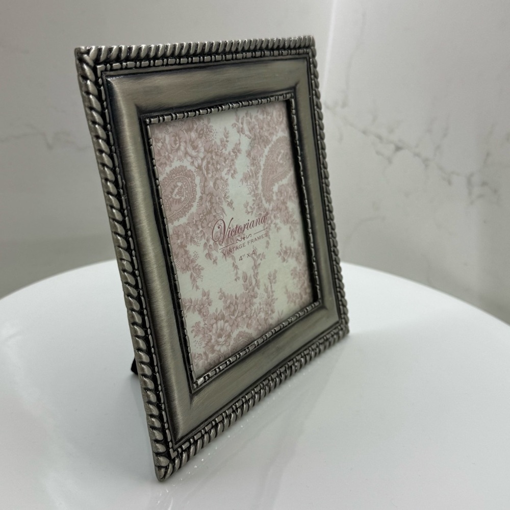 Ornate Silver Picture Frame with Rope Texture - Picture 5 of 10